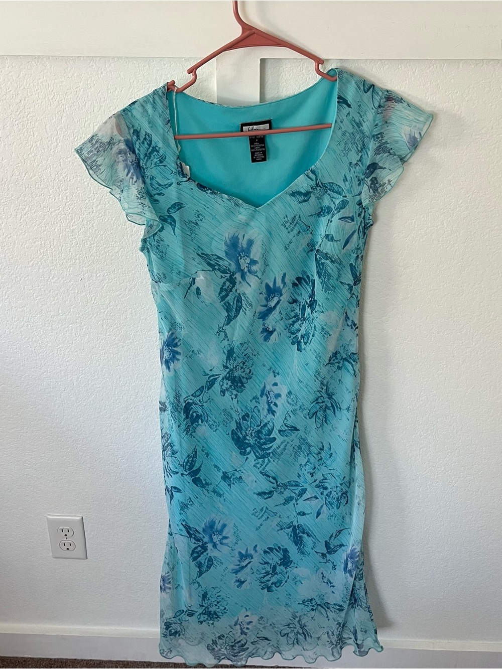Vintage Believe Women's 8 V-neck Midi Dress